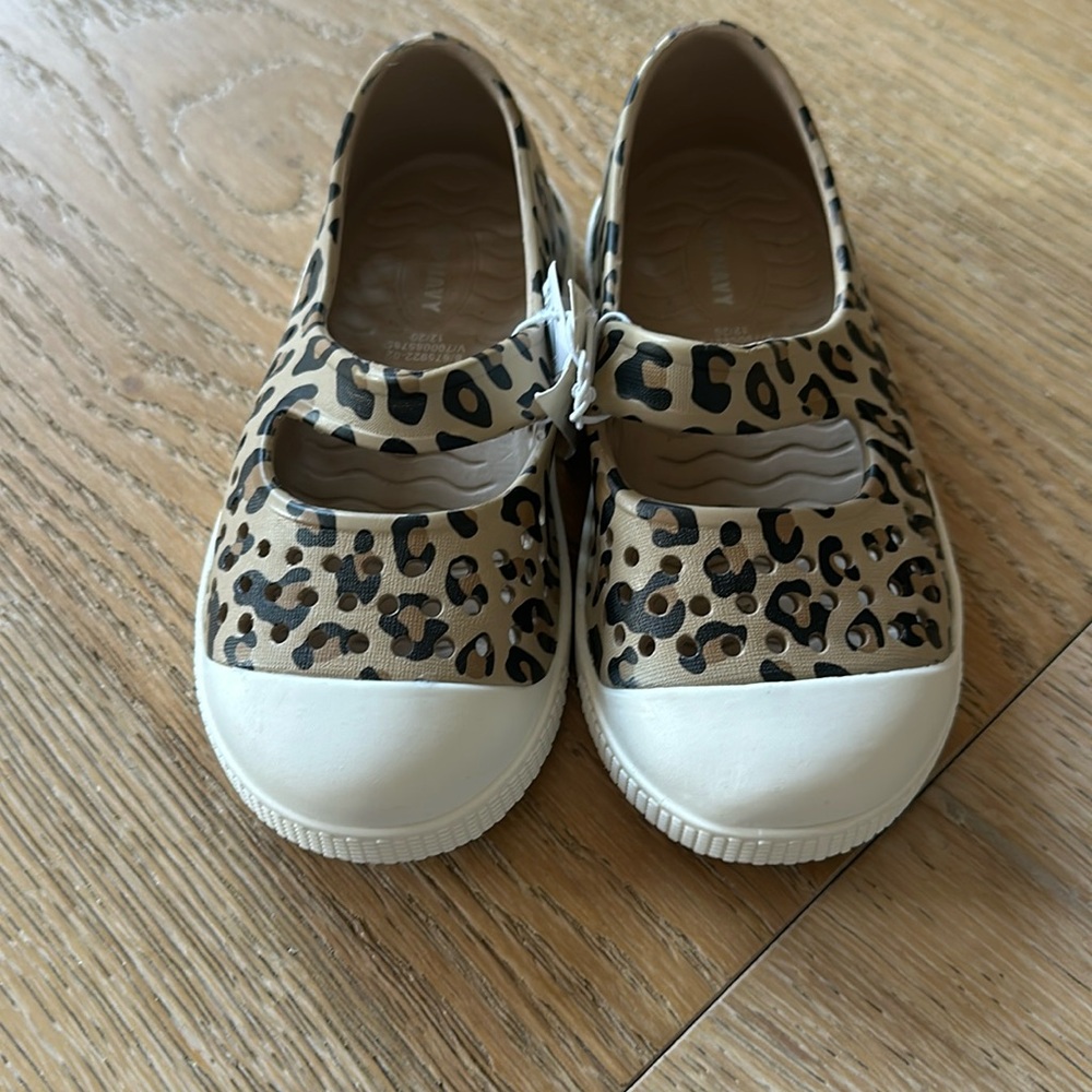 ***NEW*** sizes 10 rubber slip ons